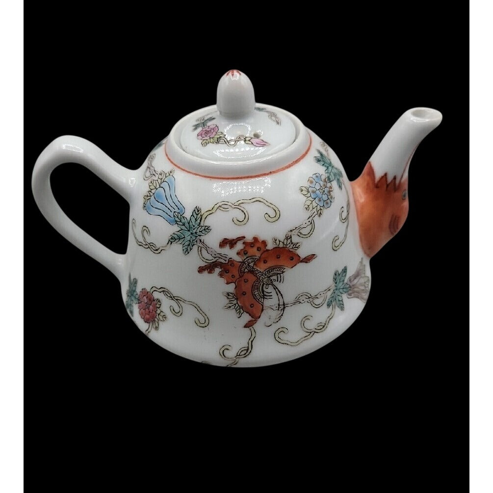 Vintage Chinese Jingdezhen Teapot Porcelain Hand Painted Butterfly Famille