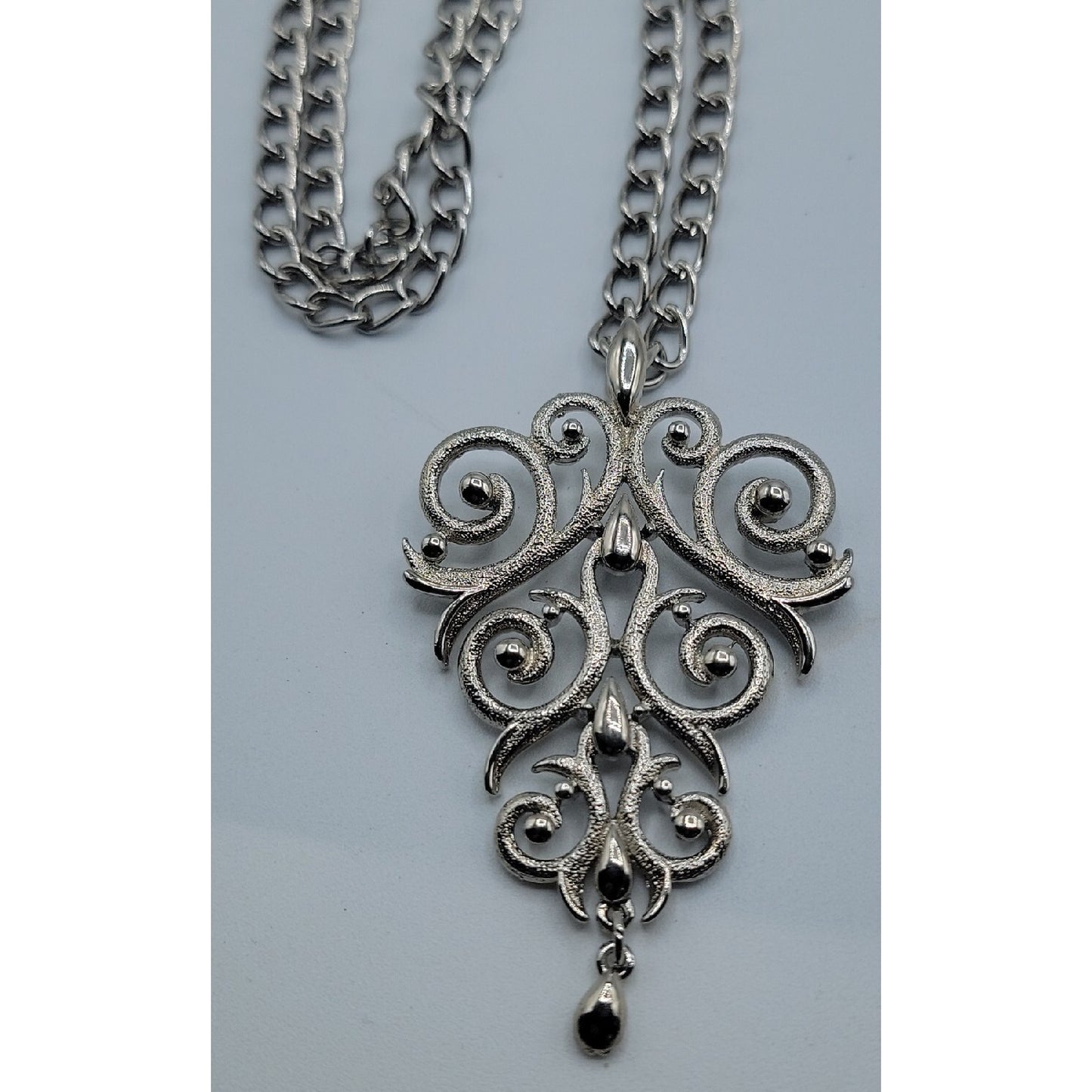 Lisner Scrolling Waterfall Pendant Necklace Articulated Silver Tone Vintage 24"
