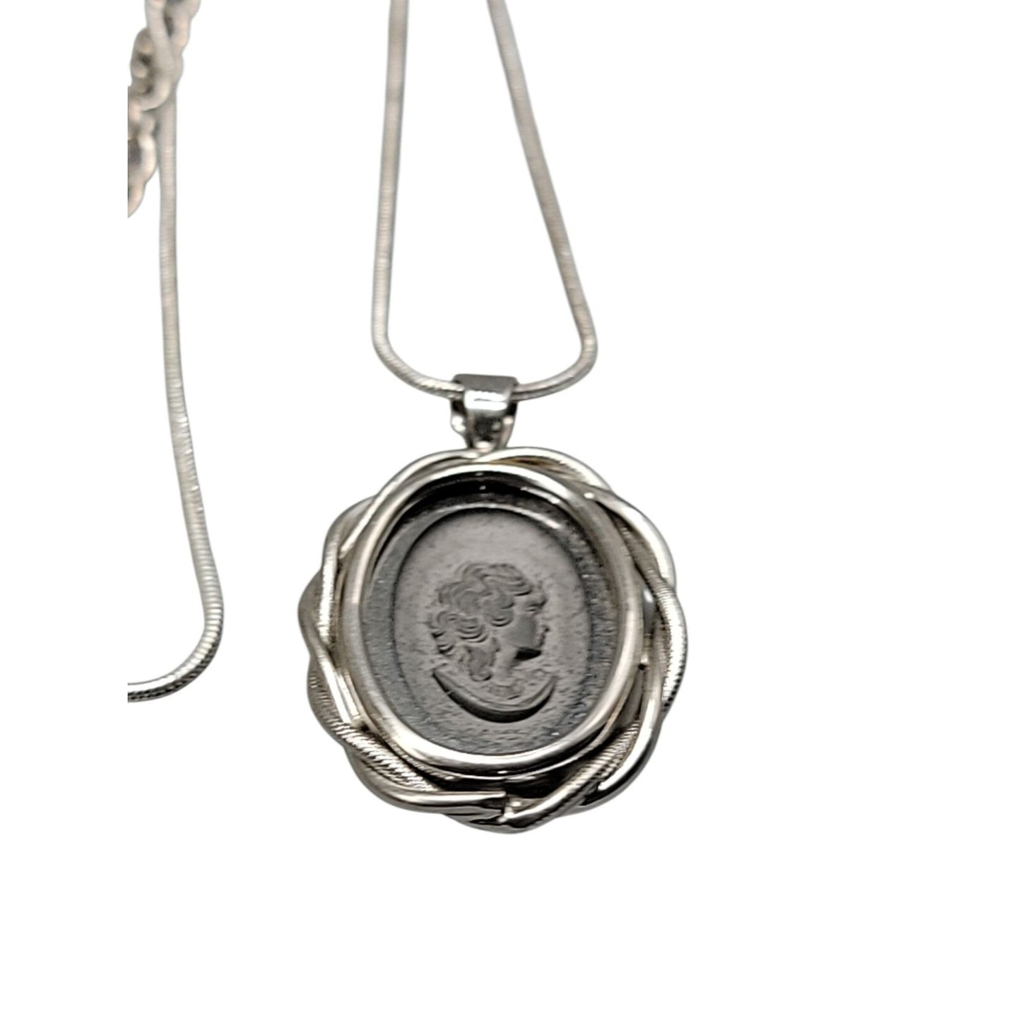 Reverse Intaglio Metal Cameo Pendant Necklace VTG Braided Silver Tone Frame 18"