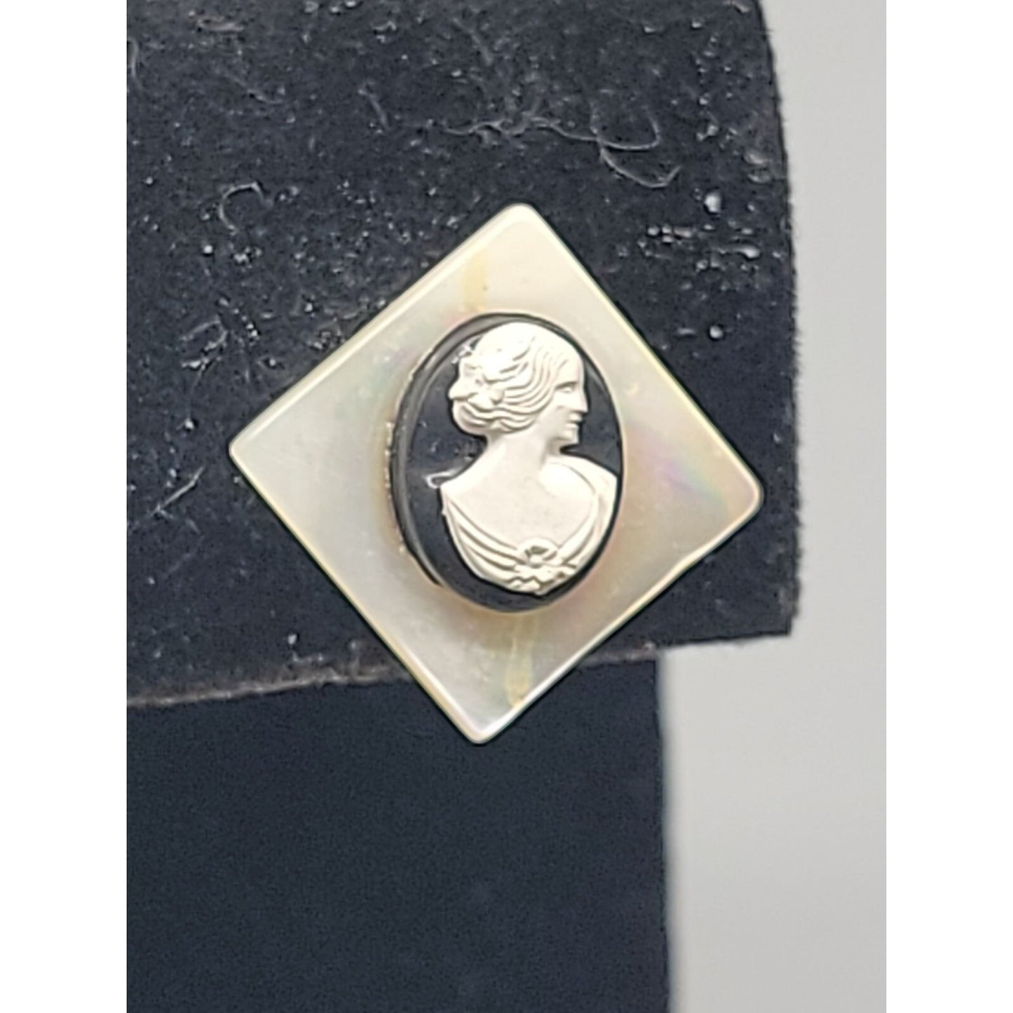 MOP Lucite Cameo Tension Paddle Clip On Earrings Mother Of Pearl Vtg Black White