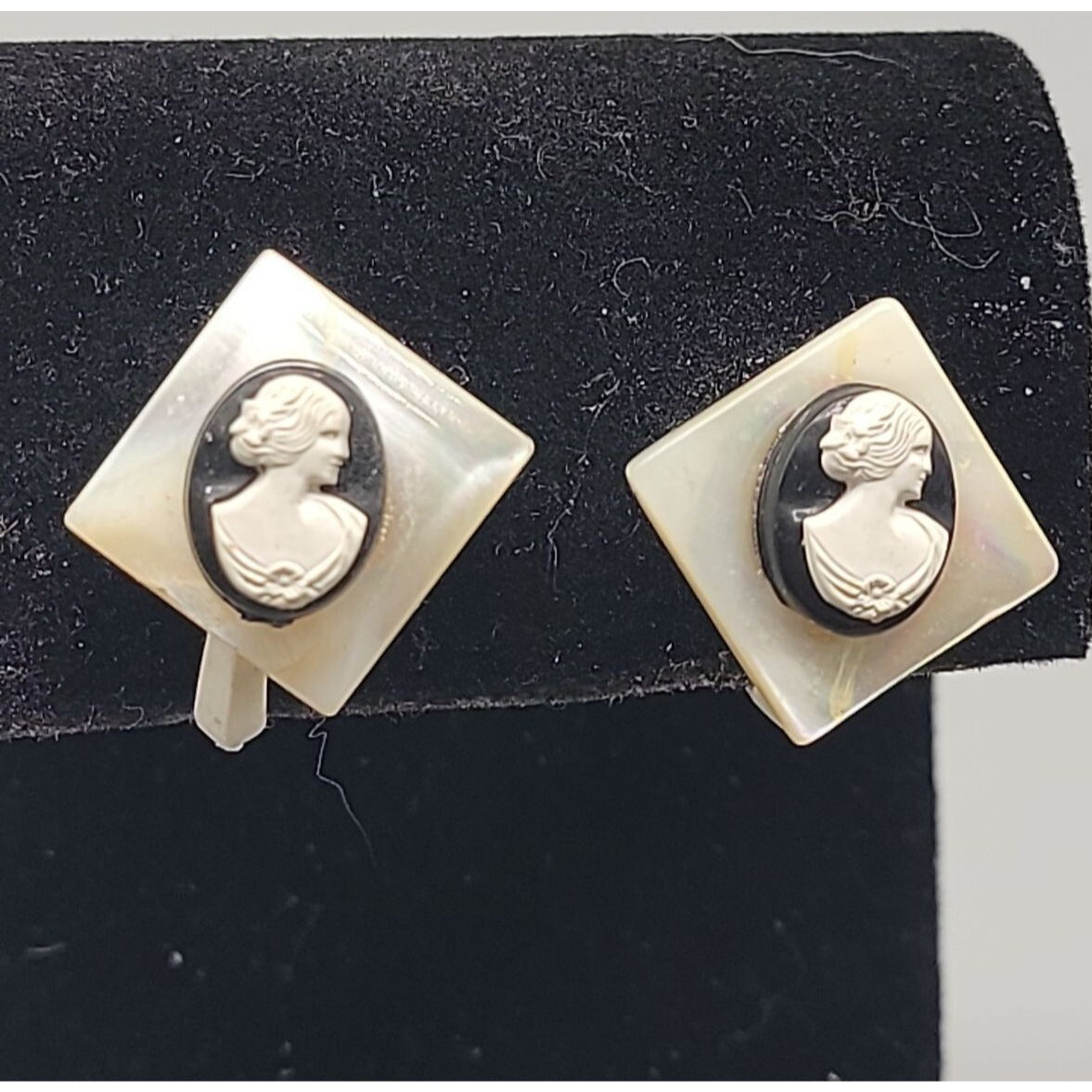 MOP Lucite Cameo Tension Paddle Clip On Earrings Mother Of Pearl Vtg Black White