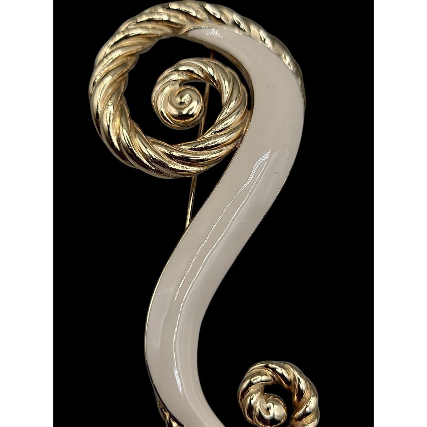 Trifari Large Brooch Twisted Gold Tone & Creme Enamel Swirl Pin