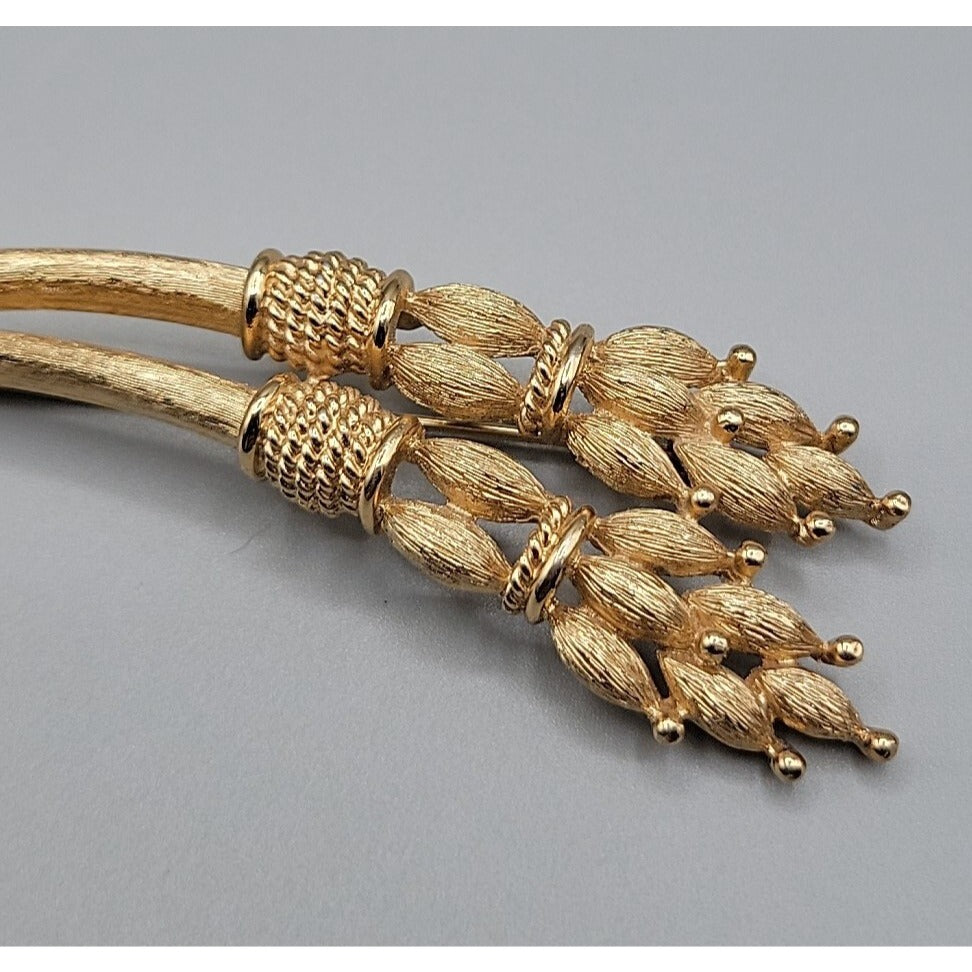 Monet Gold Plated Wheat Stalk Brooch 1960s Textured Gold Finish