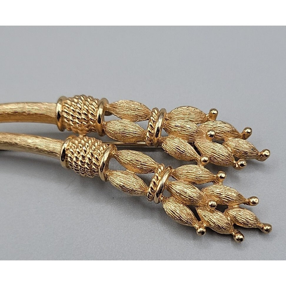 Monet Gold Plated Wheat Stalk Brooch 1960s Textured Gold Finish