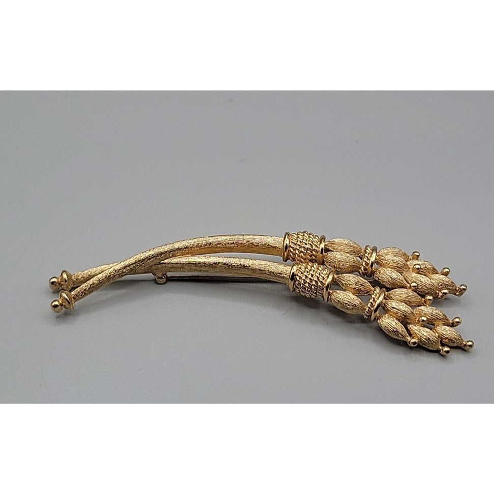 Monet Gold Plated Wheat Stalk Brooch 1960s Textured Gold Finish
