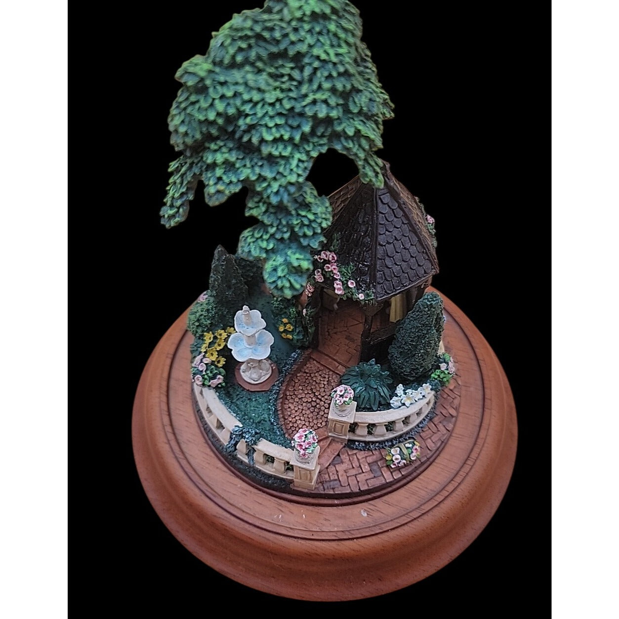 Princess Victoria's Dream Garden Sculpture Glass Domed Franklin Mint 1988 Vtg